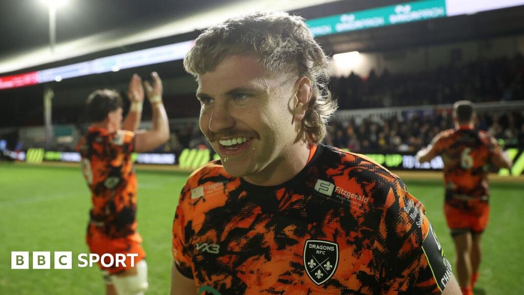 Aaron Wainwright: Dragons fight to keep Wales forward