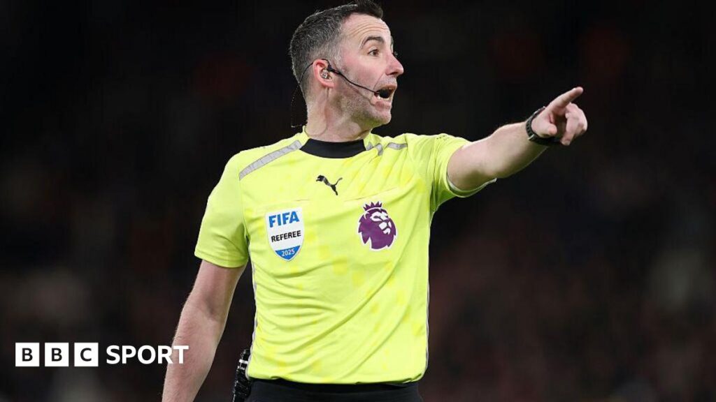 Chris Kavanagh promoted as England has three Uefa elite referees for first time in eight years Chris Kavanagh promoted as England has three Uefa elite referees for first time in eight years